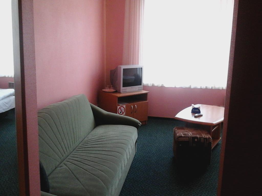 Skaistaziede Hotel Šiauliai Стая снимка