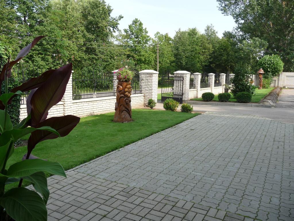 Skaistaziede Hotel Šiauliai Стая снимка