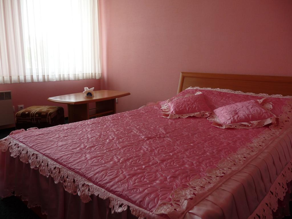 Skaistaziede Hotel Šiauliai Стая снимка