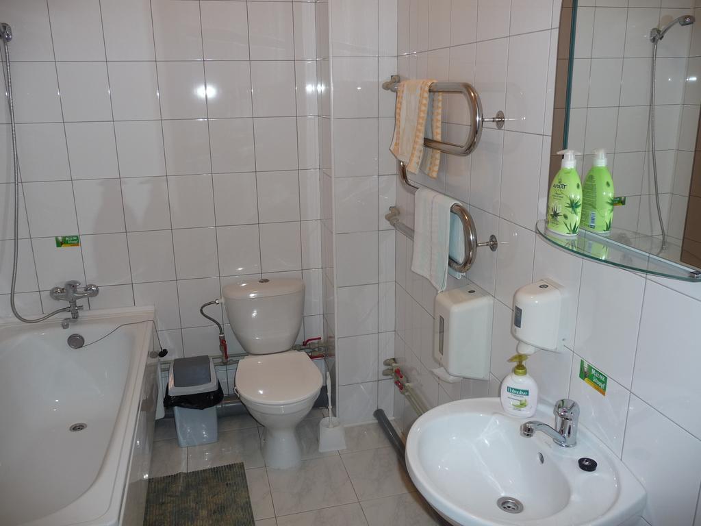 Skaistaziede Hotel Šiauliai Стая снимка